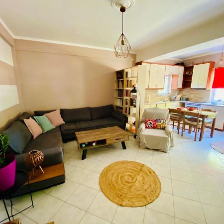 Cottage House,With Big Garden & Lawn Amaliada 외부 사진